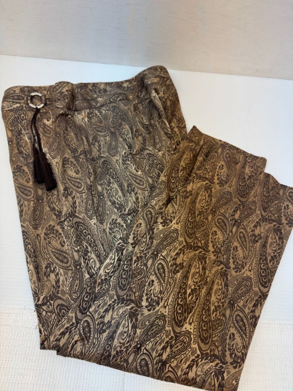 Evan-Picone sz 10 Paisley print pants -Stretch Fit- With Tassel
